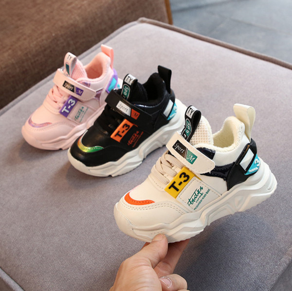 Moderne dječje tenisice primjerene za proljeće