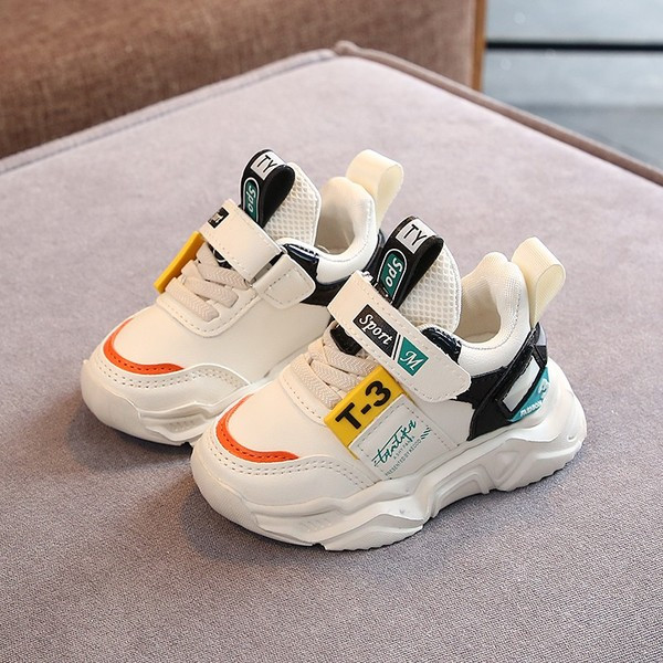 Moderne dječje tenisice primjerene za proljeće