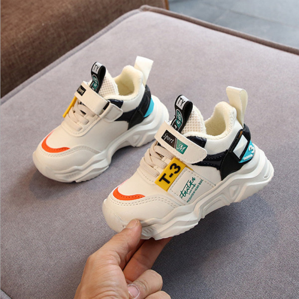 Moderne dječje tenisice primjerene za proljeće