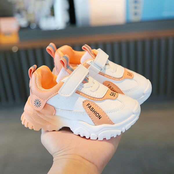 Laisvalaikiai vaikiški sportbačiai su lipduku tinkantys mergaitėms