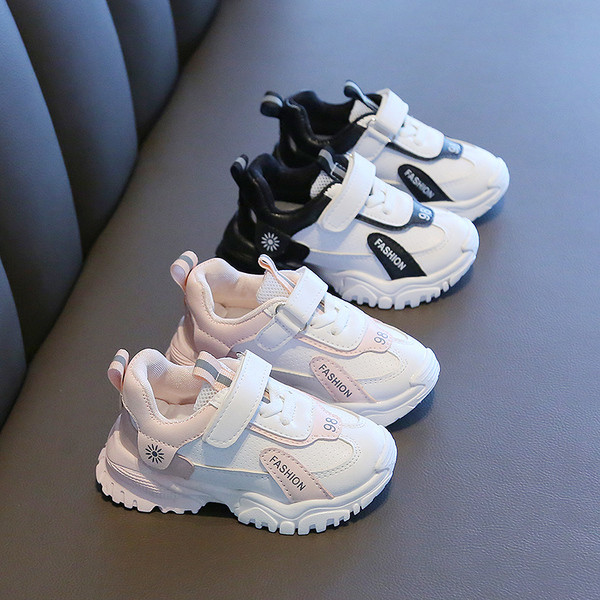 Laisvalaikiai vaikiški sportbačiai su lipduku tinkantys mergaitėms