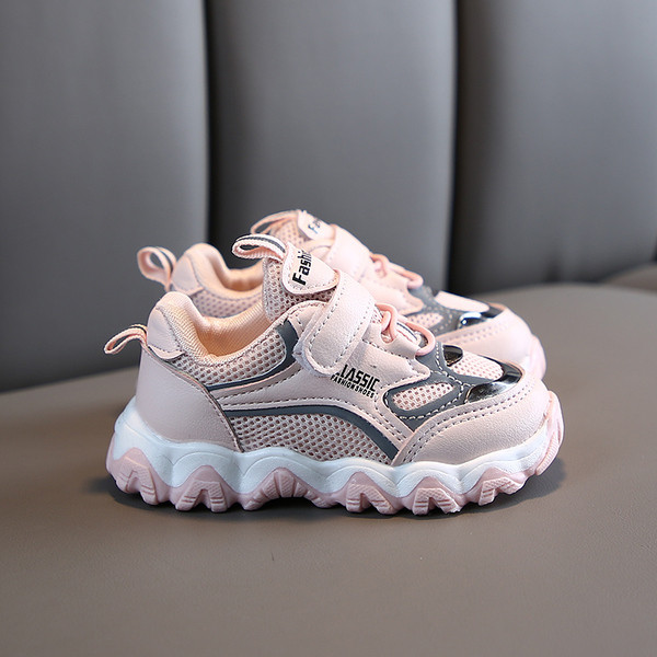 Novi model dječjih tenisica sa grubim đonom za djevojčice