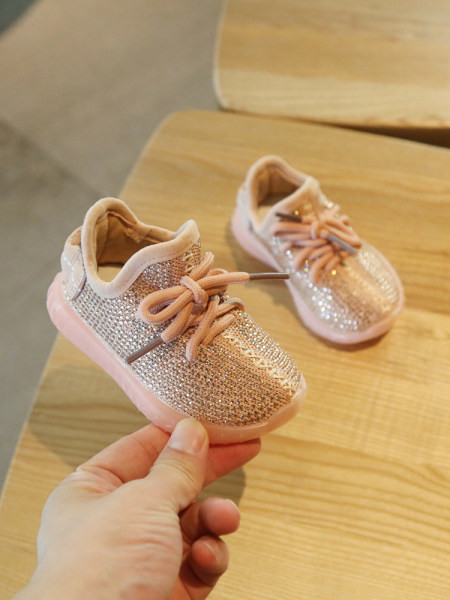 Ležerne ženske tenisice s kamenčićima i vezicama