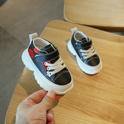 Casual παιδικά αθλητικά παπούτσια από οικολογικό δέρμα με τραχιά σόλα