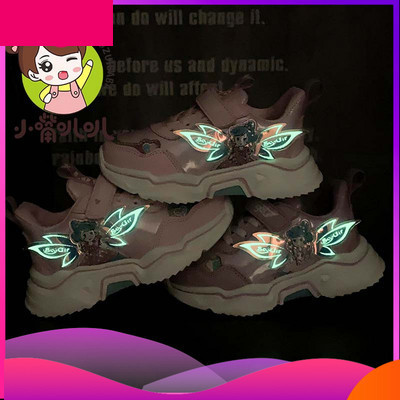 Novi model ženskih tenisica sa svjetlećim elementom u više boja