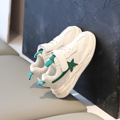 Model nou de adidași de primăvară cu talpă plate potriviti pentru fete