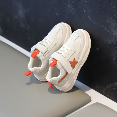 Model nou de adidași de primăvară cu talpă plate potriviti pentru fete