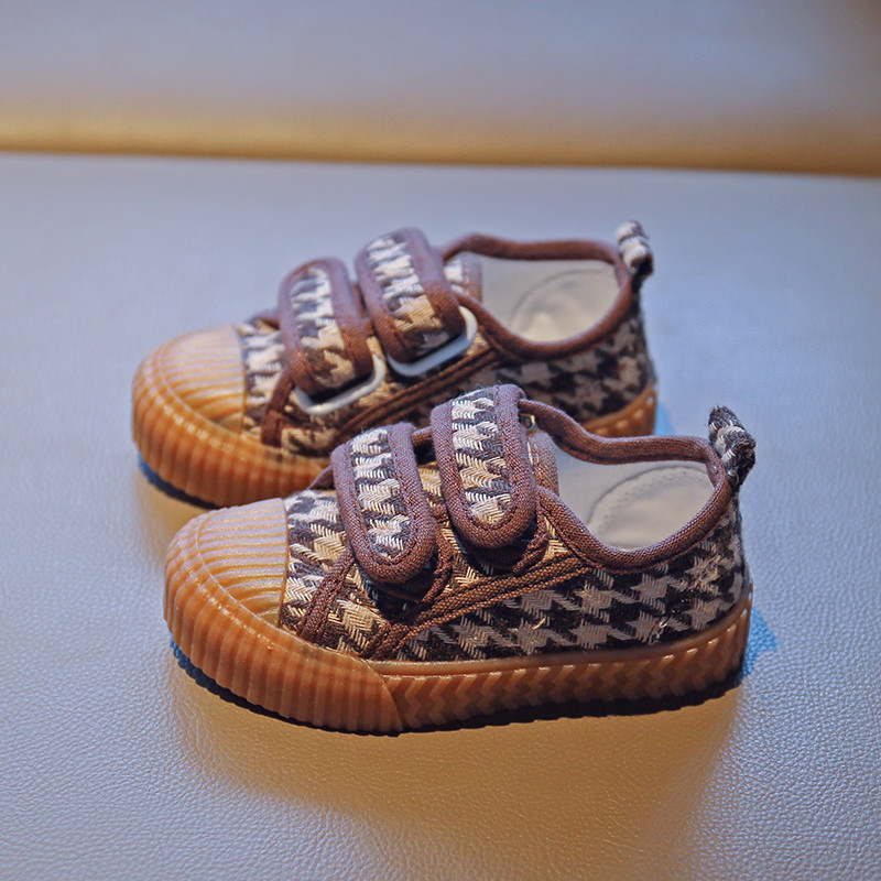 Ležerne karirane tenisice za djevojčicu na čičak