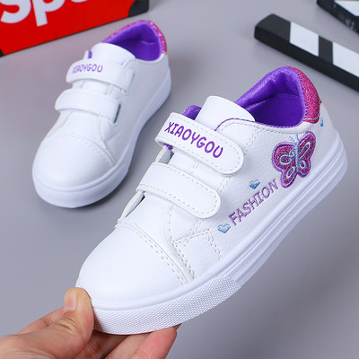 Model nou de adidași cu broderie și talpă plată pentru fete