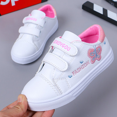 Model nou de adidași cu broderie și talpă plată pentru fete