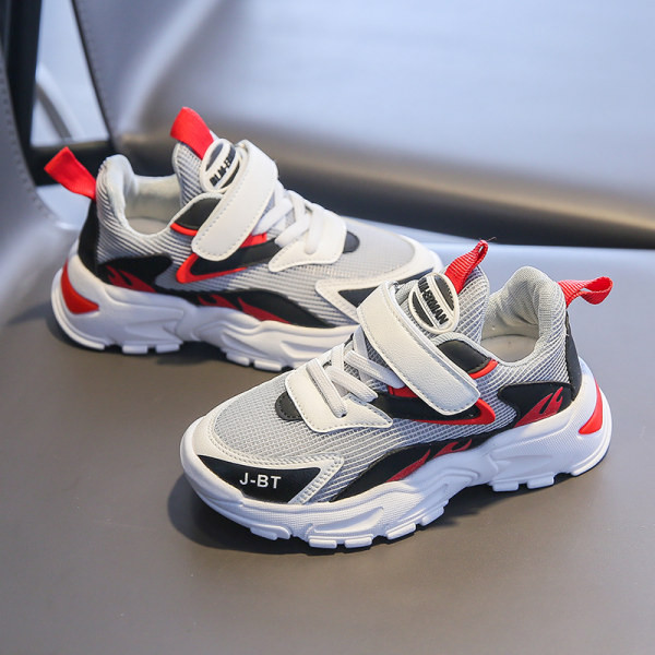 Dječje proljetne tenisice u tri boje sa naljepnicom i vezicama