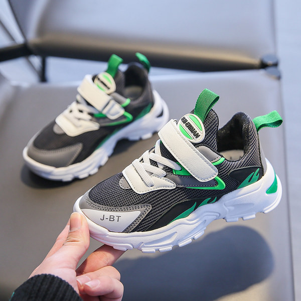 Dječje proljetne tenisice u tri boje sa naljepnicom i vezicama