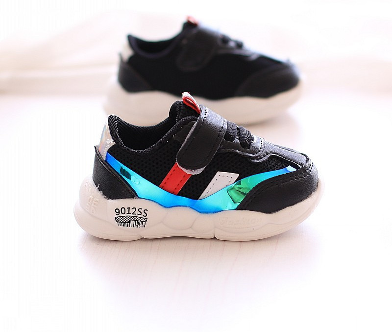 Καθημερινά παιδικά αθλητικά  παπούτσια με λουράκια βελκρό