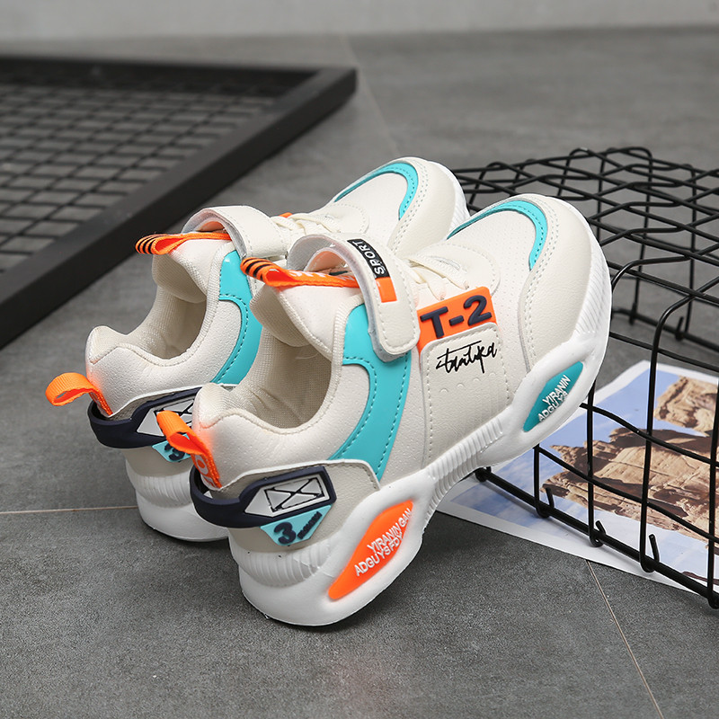 Παιδικά αθλητικά παπούτσια με ζεστή επένδυση και λουράκια βελκρό