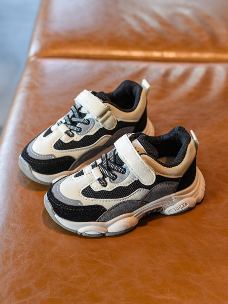 Dječje tenisice s naljepnicom i vezicama - od eko brušene kože