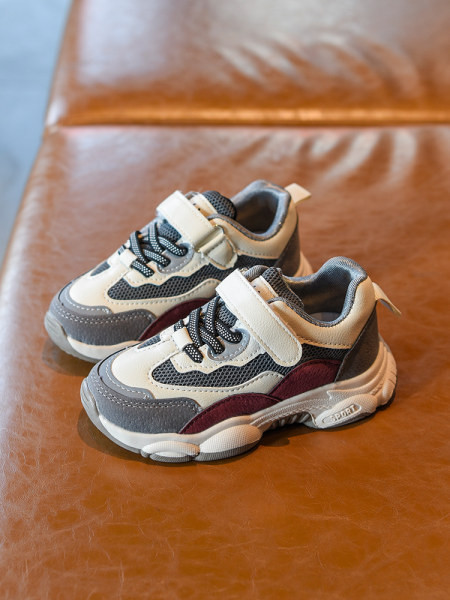 Dječje tenisice s naljepnicom i vezicama - od eko brušene kože