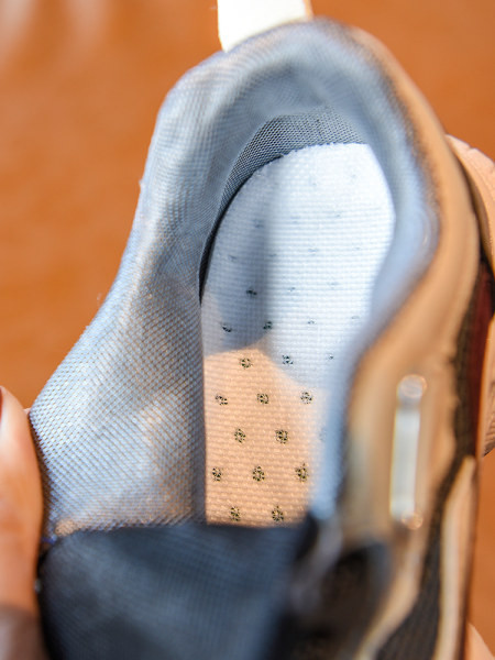 Dječje tenisice s naljepnicom i vezicama - od eko brušene kože