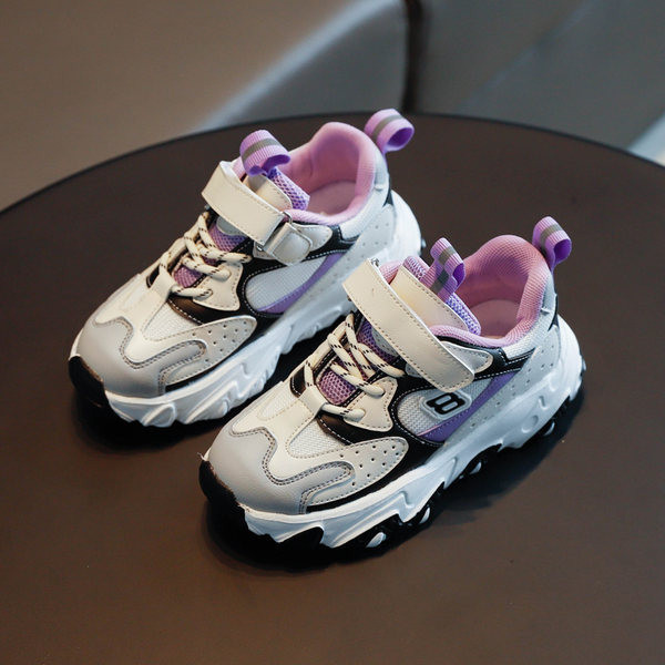 Novi model dječjih sportskih tenisica s grubim đonom