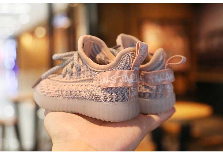 Παιδικά αθλητικά  παπούτσια από υφάσματα με κορδόνια