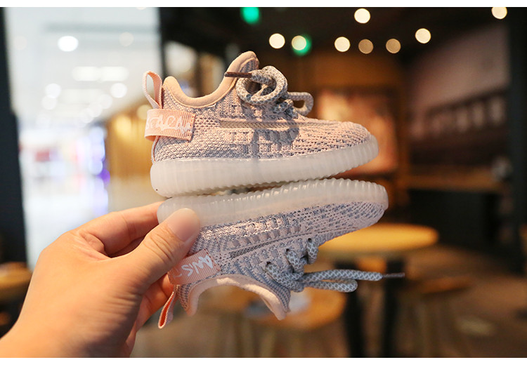 Παιδικά αθλητικά  παπούτσια από υφάσματα με κορδόνια