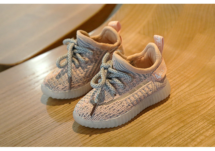 Παιδικά αθλητικά  παπούτσια από υφάσματα με κορδόνια