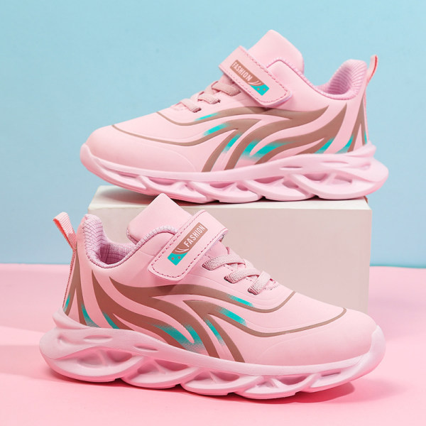 Novi model dječjih tenisica u različitim bojama za dječake i djevojčice