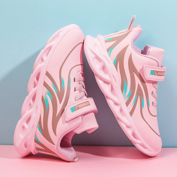 Novi model dječjih tenisica u različitim bojama za dječake i djevojčice