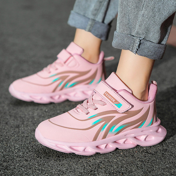 Novi model dječjih tenisica u različitim bojama za dječake i djevojčice