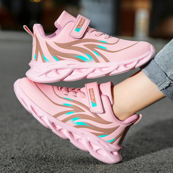 Novi model dječjih tenisica u različitim bojama za dječake i djevojčice