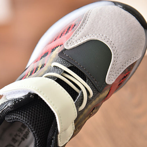 Αθλητικά και καθημερινά παιδικά  παπούτσια για κορίτσια