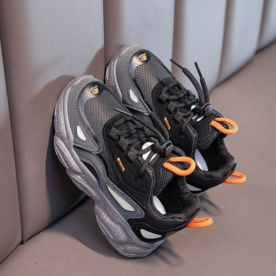 Παιδικά αθλητικά παπούτσια με κορδόνια κατάλληλα για την άνοιξη