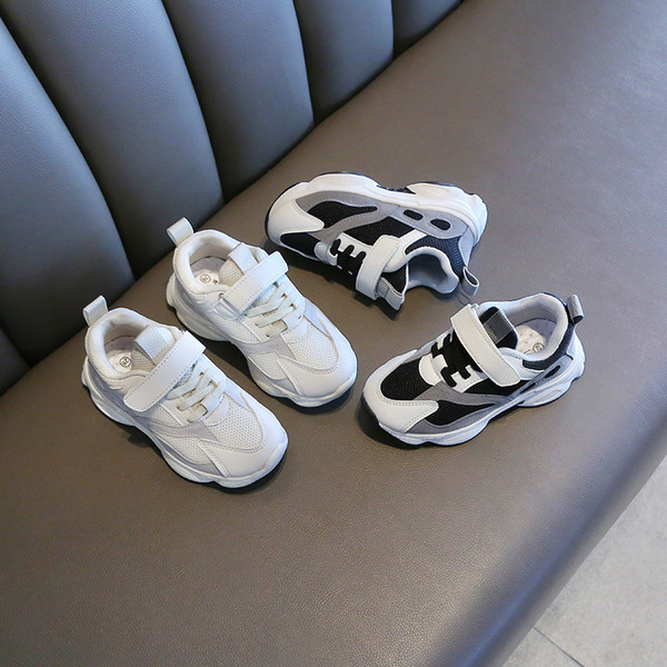 Παιδικά αθλητικά  παπούτσια με λουράκια και κορδόνια σε μαύρο και άσπρο χρώμα