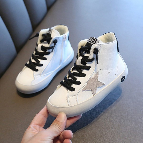 Παιδικά αθλητικά  παπούτσια με κορδόνια και επίπεδη σόλα