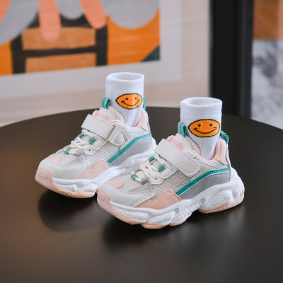 Παιδικά αθλητικά παπούτσια με κορδόνια και πλέγμα