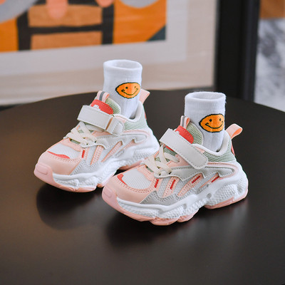 Παιδικά αθλητικά παπούτσια με κορδόνια και πλέγμα