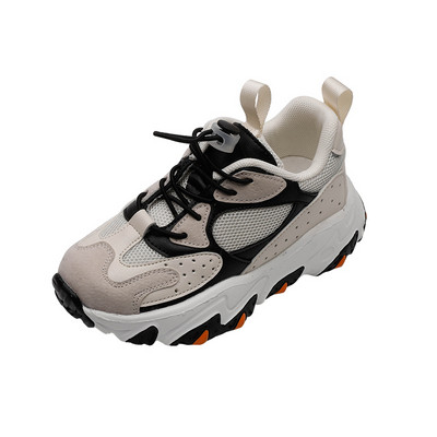 Model nou de adidași pentru fete sau băieți