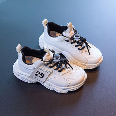 Model nou de adidași de primăvară pentru copii cu inscripție