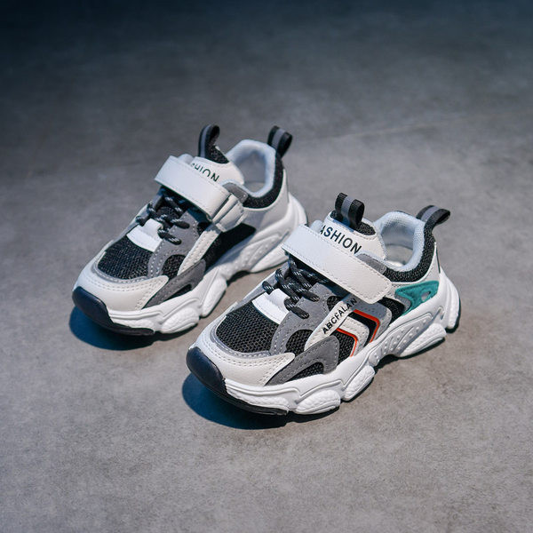 Adidași pentru copii cu șireturi și autocolant - pentru fete