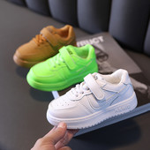 Model nou de adidasi monocolor din piele ecologica