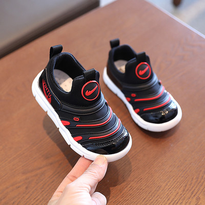Model nou de adidasi de primavara - model textil unisex