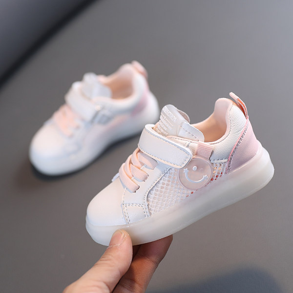 Παιδικά φωτεινά αθλητικά παπούτσια με επίπεδη σόλα και πλέγμα