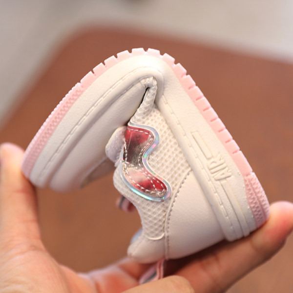 Ležerne tenisice za djevojčice s vezicama i naljepnicama