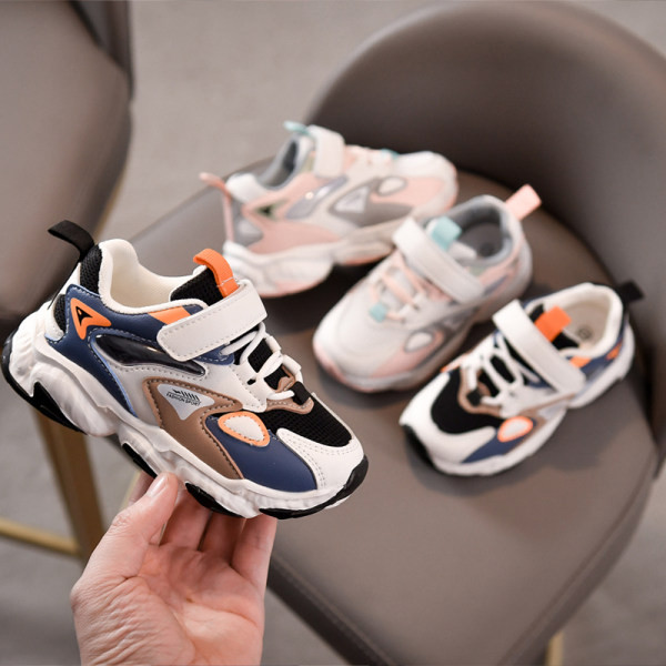 Dječje tenisice sa naljepnicama u dvije boje za djevojčice