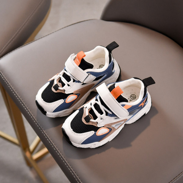 Dječje tenisice sa naljepnicama u dvije boje za djevojčice