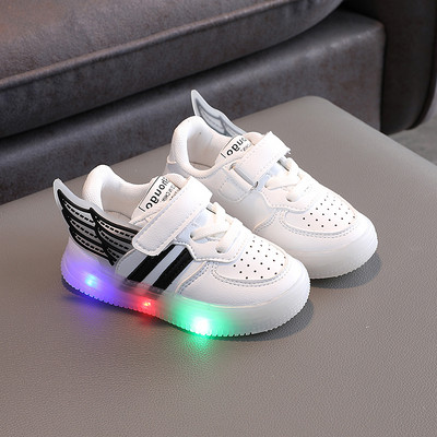 Adidasi moderni pentru copii luminosi cu elemente 3D