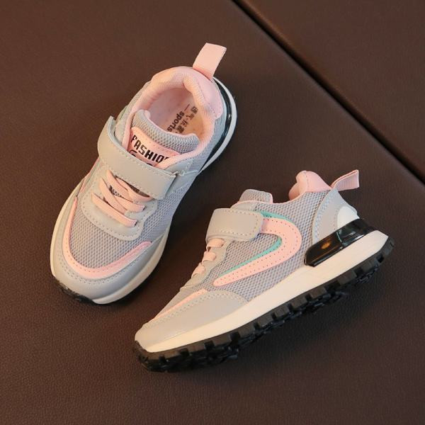 Dječje tenisice sa naljepnicama u tri boje pogodne za djevojčice