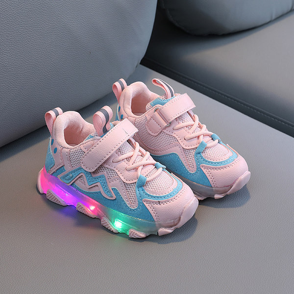 Igapäevased laste helendavad kleepsuga tossud