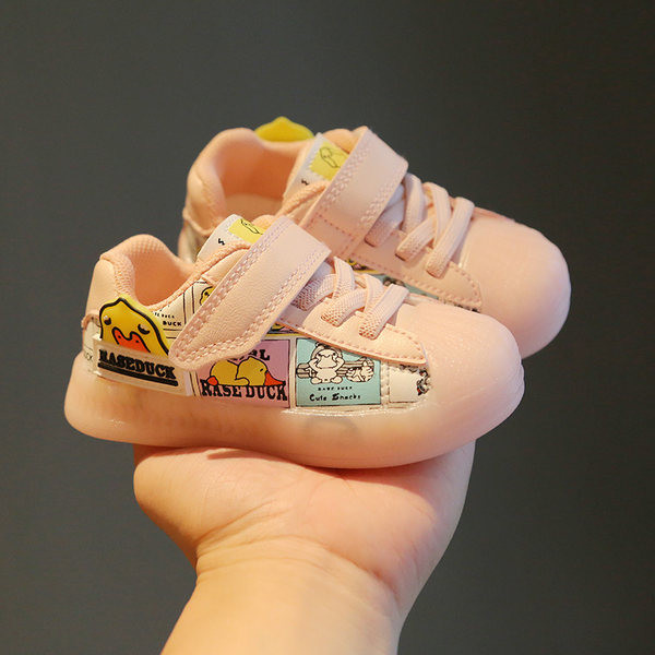 Παιδικά αθλητικά παπούτσια από οικολογικό δέρμα με μοτίβο