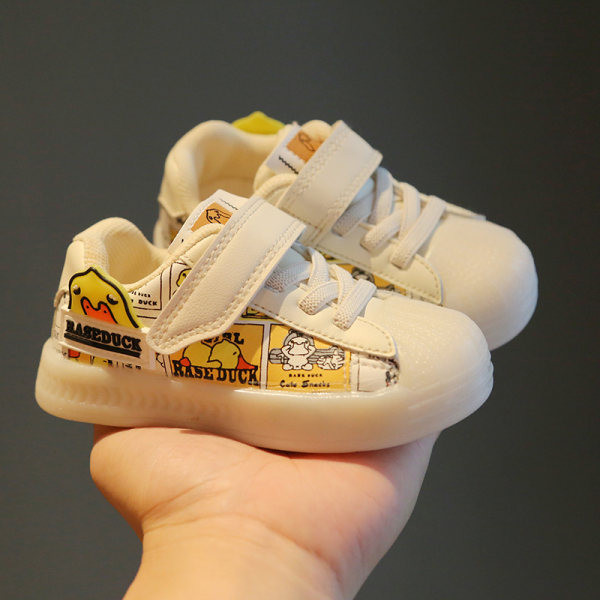 Παιδικά αθλητικά παπούτσια από οικολογικό δέρμα με μοτίβο