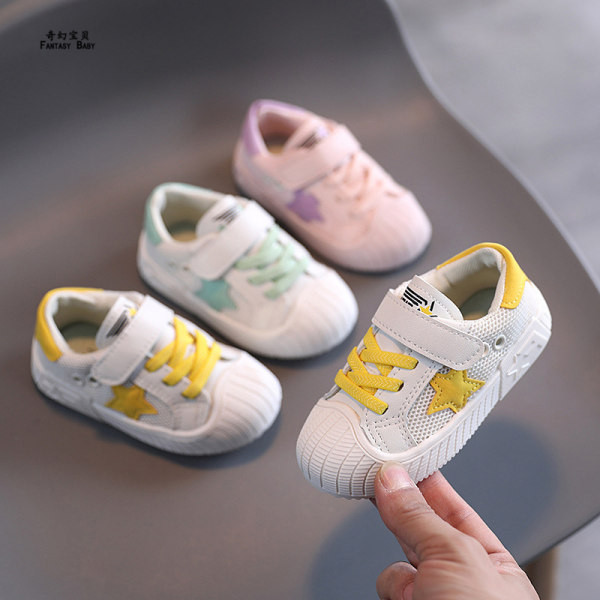 Μοντέρνα παιδικά αθλητικά παπούτσια με πλέγμα και λουράκια βελκρό